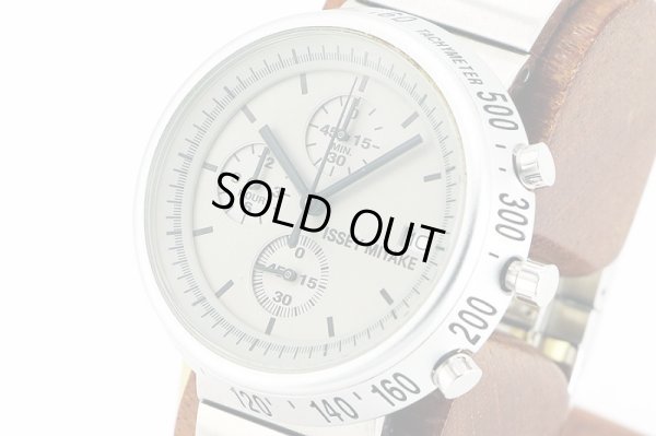 イッセイ・ミヤケ　トラペゾイド　クロノ　ＳＩＬＡＺ００２　グレー文字盤　サイド拡大