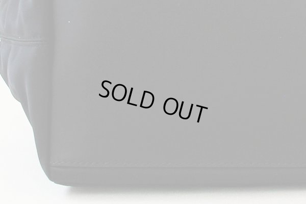 バレンシアガ ネイビー スモールカバス 339933210K41090 ブラック　底拡大