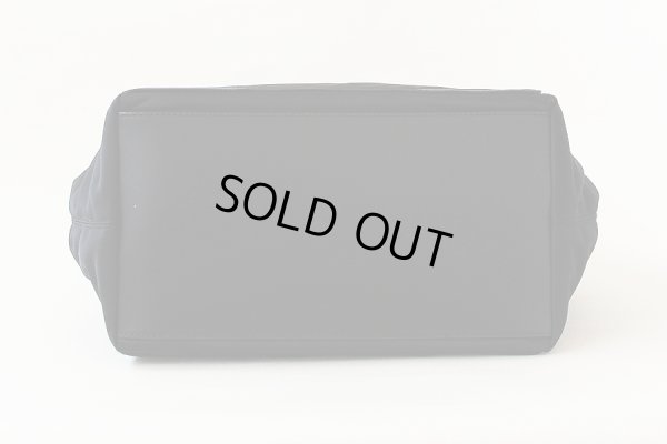 バレンシアガ ネイビー スモールカバス 339933210K41090 ブラック　底