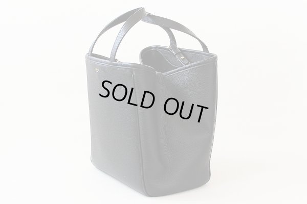 セリーヌ スモール フォールドカバ ブラック　サイド