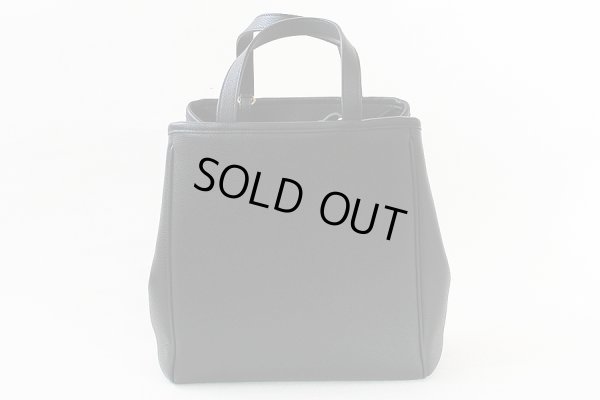 セリーヌ スモール フォールドカバ ブラック　裏面