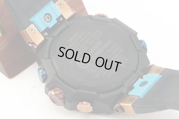 カシオ　Ｇショック　ＭＴＧ－Ｂ２０００ＸＭＧ　レインボーマウンテン ５６３６　裏面拡大(2)