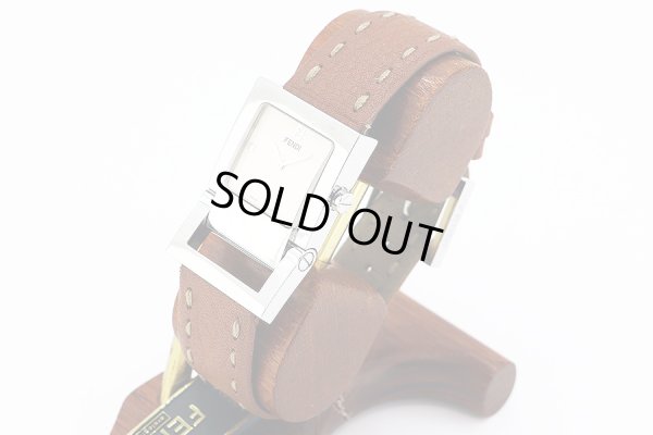 フェンディ　００８－５２００Ｇ　ベージュ文字盤　サイド