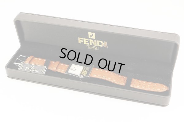 フェンディ　００８－５２００Ｇ　ベージュ文字盤　箱