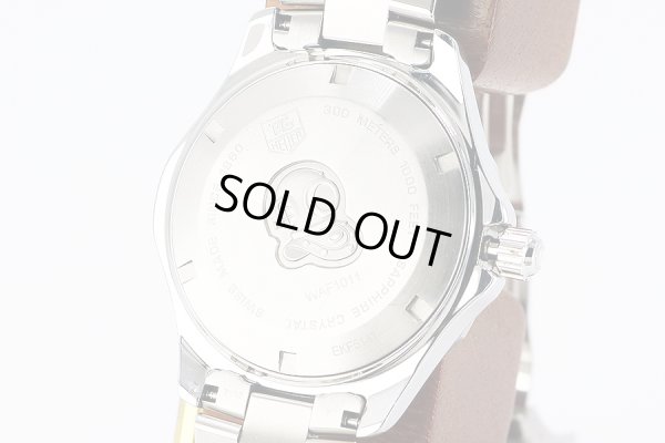 タグホイヤー　アクアレーサー　グランデイト　ＷＡＦ１０１１　銀文字盤　裏面拡大