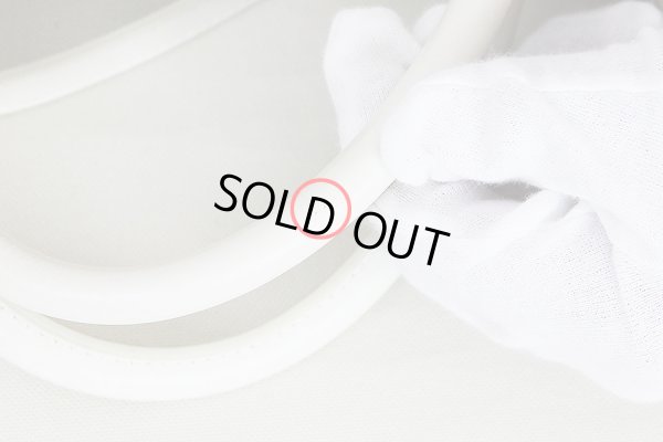 セリーヌ スモール バーティカルカバ 191542CIM．01BC タン／ホワイト　ハンドルくすみ汚れ