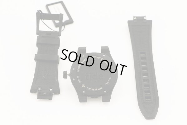 モーリス・ラクロア　アイコン　＃タイド　ＡI２００８　黒文字盤　ラバーベルト外したイメージ