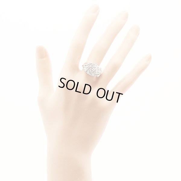 K18WG ダイアイリリング 1.32ct 10.00g　装着イメージ