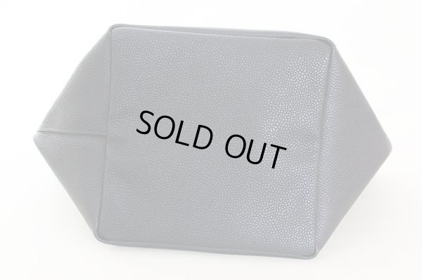 エルベシャプリエ　リュクス舟型トートM 707GP ネイビー／シルバー　底