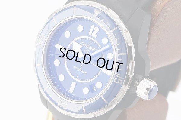 シャネル　Ｊ１２　マリーン３８　Ｈ２５６１　紺文字盤　サイド拡大