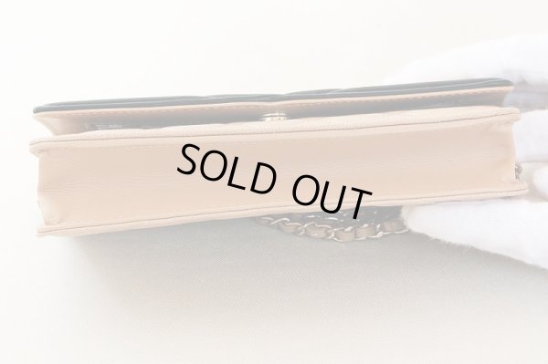 シャネル　CCフィリグリー チェーンウォレット ベージュ／ブラック　底