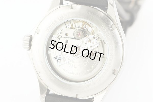 ハミルトン　カーキ　エアレース　Ｈ７６２３５０　黒文字盤　オレンジインデックス　裏面拡大