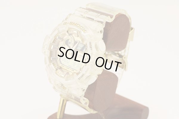 カシオ　Ｇショック　ＧＡ－７３５Ｅ　５５２２　デジアナ金文字盤　サイド