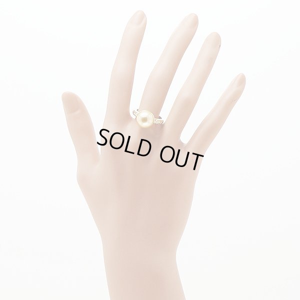 タサキ　K18 ゴールデンパールダイアイリリング 11.80mm 0.12ct 6.40g　装着イメージ