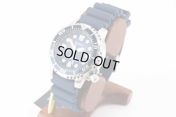 シチズン　プロマスター　ダイバー２００ｍ　ＢＮ０１５１－１７Ｌ　青文字盤　サイド