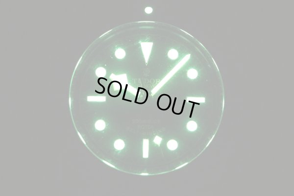 チューダー　ヘリテージブラックベイ　７９２２０Ｒ　黒文字盤　赤ベゼル　ライト暗闇