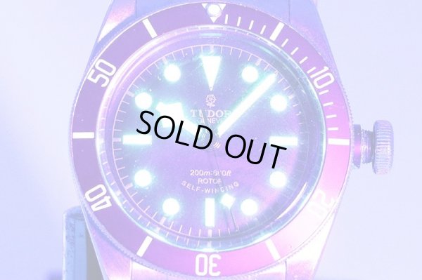 チューダー　ヘリテージブラックベイ　７９２２０Ｒ　黒文字盤　赤ベゼル　ライト