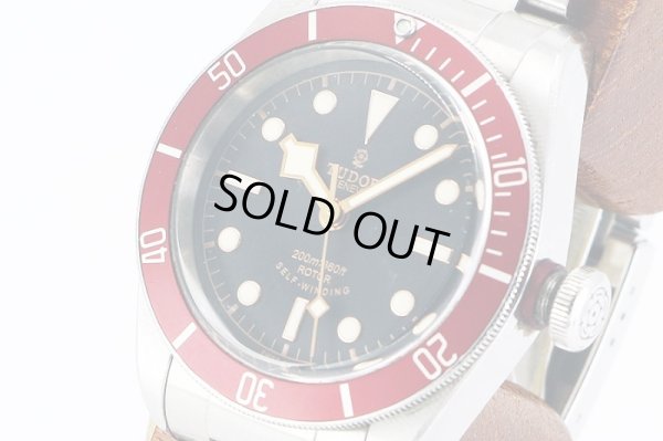 チューダー　ヘリテージブラックベイ　７９２２０Ｒ　黒文字盤　赤ベゼル　サイド拡大