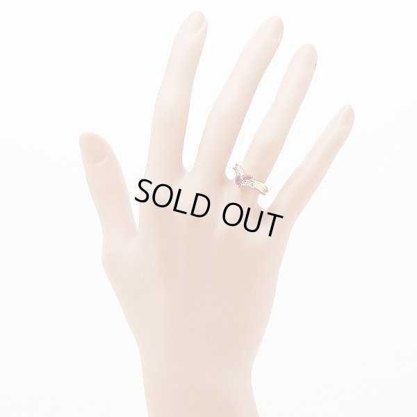 ポーラ　K18 ルビーダイアイリリング 0.28ct 0.13ct 4.50g　装着イメージ