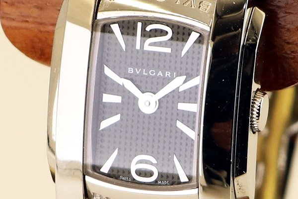 ブルガリ　アショーマ　ＡＡ２６ＳＳ　黒文字盤　拡大