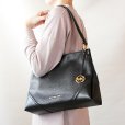 マイケルコース　ショルダーバック 35T9GNIL2L ブラック　掛けたイメージ