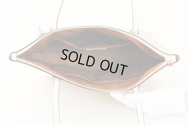 コーチ　トートバック A2154-4455 IMDQC ベージュ／ホワイト　中身