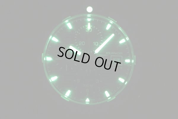 タグホイヤー　アクアレーサー キャリバ１６ クロノグラフ　ＷＡＹ２１１２　紺文字盤　ライト暗闇