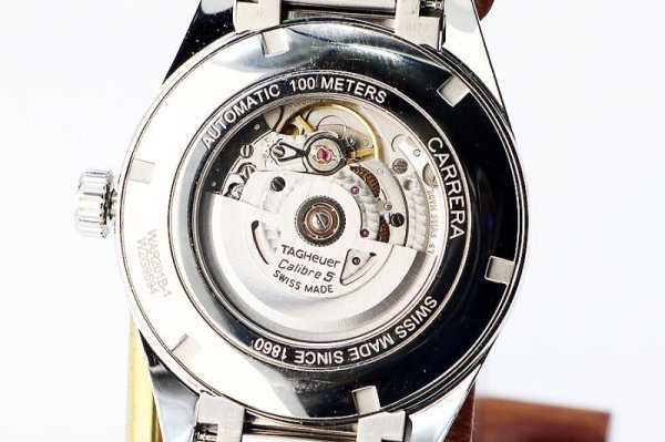 タグホイヤー　カレラ　キャリバー５　ＷＡＲ２０１Ｂ－１　銀文字盤　裏面拡大