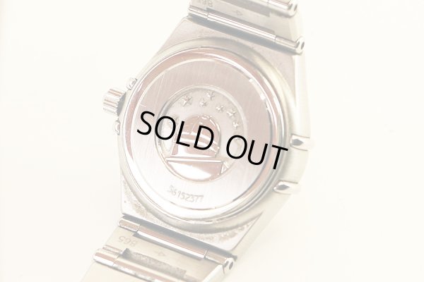 オメガ　コンステレーションミニ　１５６２．３０　銀文字盤　裏面拡大