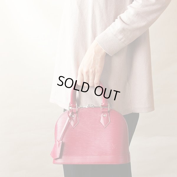 ルイ・ヴィトン　アルマBB M40851 フューシャ　持ったイメージ