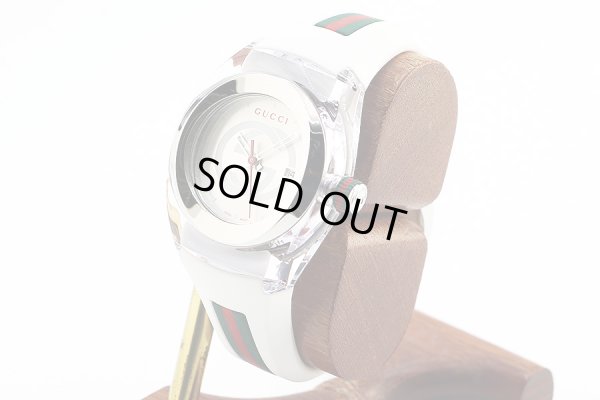 グッチ　１３７．３　ＳＩＮＣ　銀文字盤　サイド