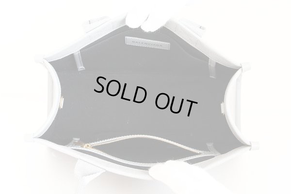 バレンシアガ ハードウェア スモールトートバック 674102 1160 グレー 中身