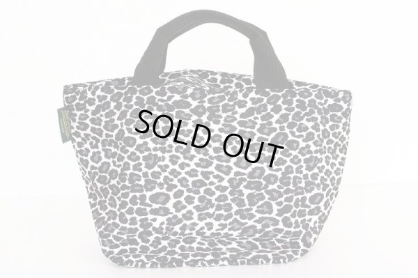 エルベシャプリエ　ナイロン舟型トートM 1027F パンサーブラン　裏面