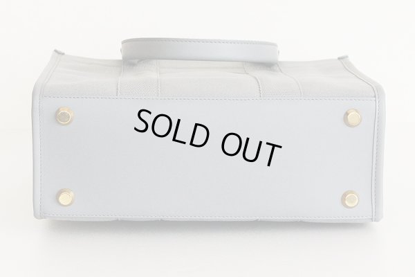 バレンシアガ ハードウェア スモールトートバック 674102 1160 グレー 底