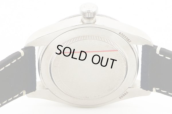 チューダー　ヘリテージブラックベイ　７９０３０　紺文字盤　紺ベゼル　裏面拡大