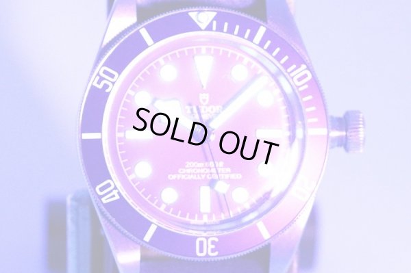 チューダー　ヘリテージブラックベイ　７９０３０　紺文字盤　紺ベゼル　ライト