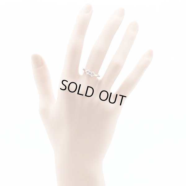 カルティエ　750PG バレリーナ ダイアイリリング 0.19ct 2.90g　装着イメージ