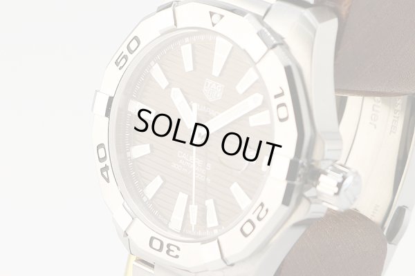 タグホイヤー　アクアレーサー　ＷＡＹ２０１８　茶文字盤　限定生産モデル　サイド拡大