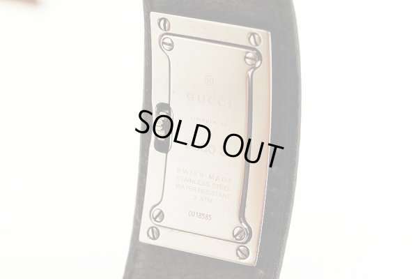 グッチ　バングルウォッチ　７８００Ｓ　黒文字盤　裏面拡大