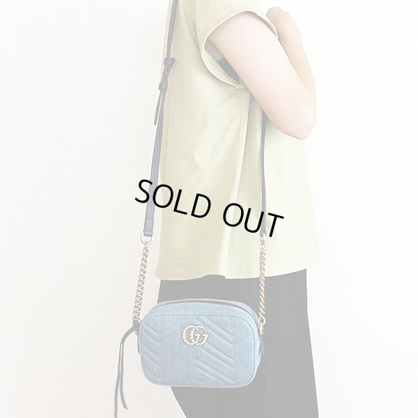 グッチ GGマーモント パールショルダーバック 477895 213317 ブルー 掛けたイメージ