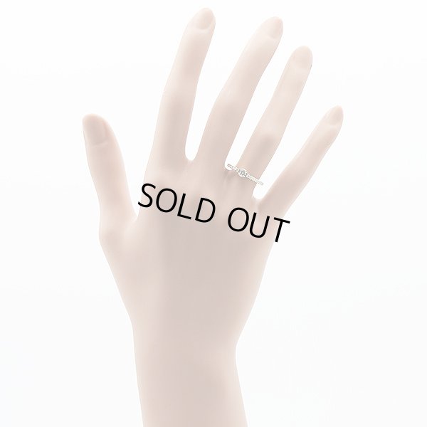 スタージュエリー　K18 ダイアイリリング 0.30ct 1.90g　装着イメージ