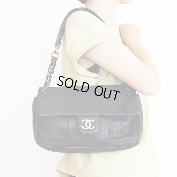 シャネル マトラッセ ワンショルダーバック ダークパープル／SIV金具　掛けたイメージ