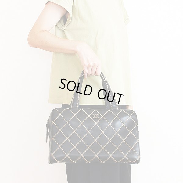 シャネル　ワイルドステッチ ハンドバック A14692 ブラック　持ったイメージ