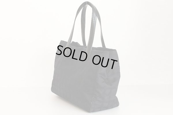 シャネル　ニュートラベルライン トートMM ブラック　サイド