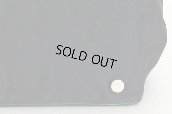 シャネル　ニュートラベルライン トートMM ブラック　底拡大