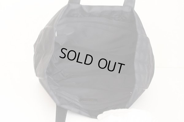 シャネル　ニュートラベルライン トートMM ブラック　中身