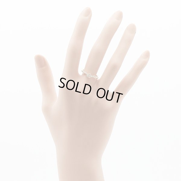 セイレーン　アズーロ K18 ダイアイリリング 0.15ct 0.01ct 1.90g　装着イメージ