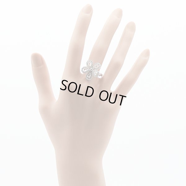 K18WG ダイアイリリング 0.55ct 0.77ct 6.00g　装着イメージ