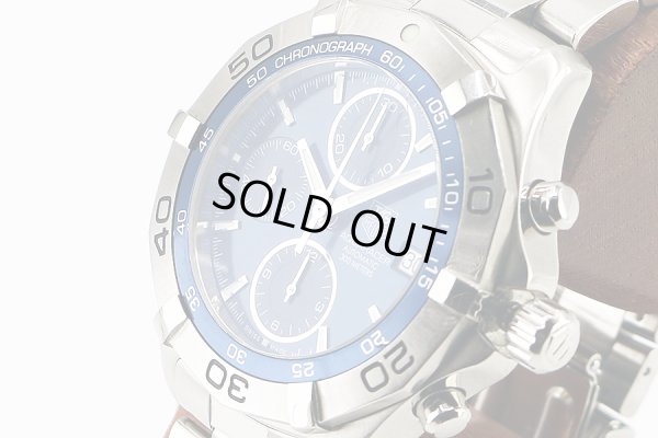 タグホイヤー　アクアレーサー３００　ＣＡＦ２１１２　紺文字盤　サイド拡大