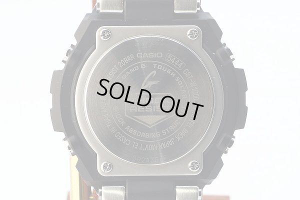 カシオ　Ｇショック　ＧＳＴ－Ｗ１０００Ｄ　５４４４　デジアナ　黒文字盤　裏面拡大